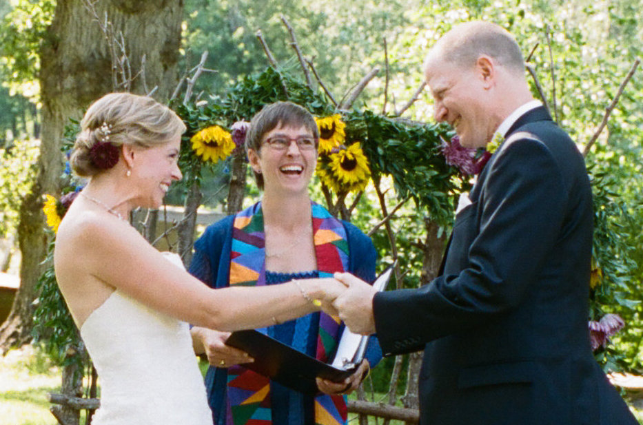 Smiles and laughter belong! Photo: Heidi, White Loft Studio