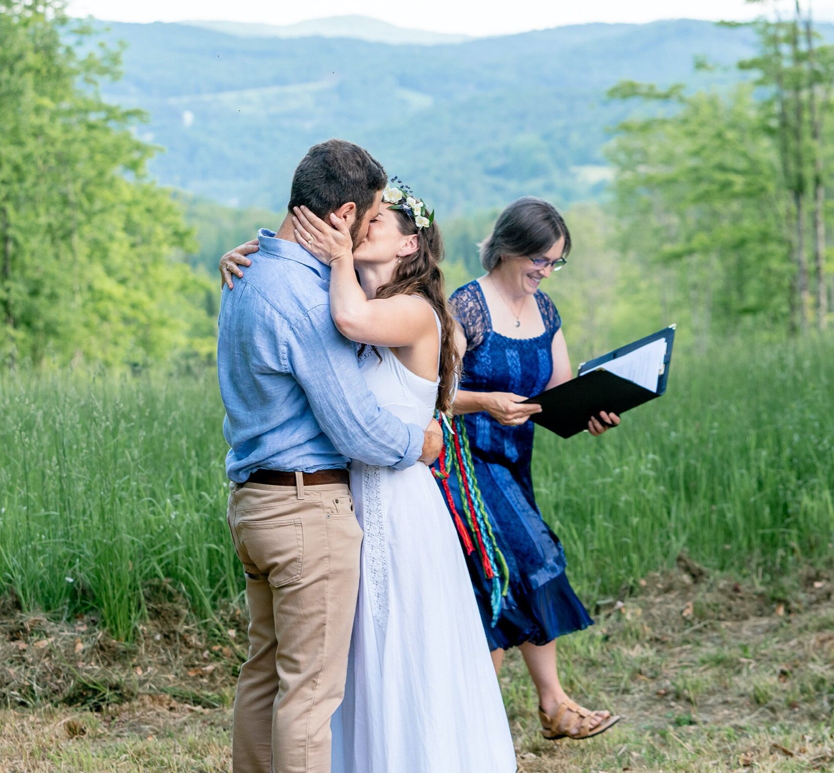 Kiss time!… and I’m yielding the moment to the couple. Photo: Sally Carpenter